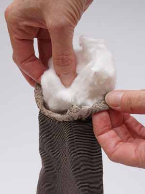 remplir collant avec laine de coton